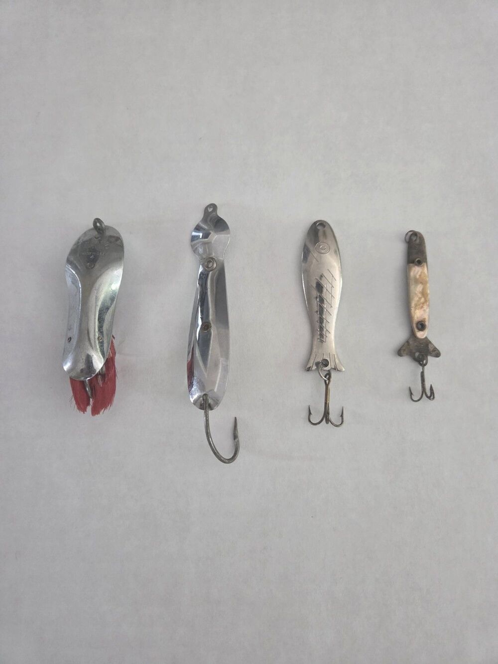 Vintage Fishing Lures Includes Phluger Chum 4 And Assorted Other Spoons Lot Of 4